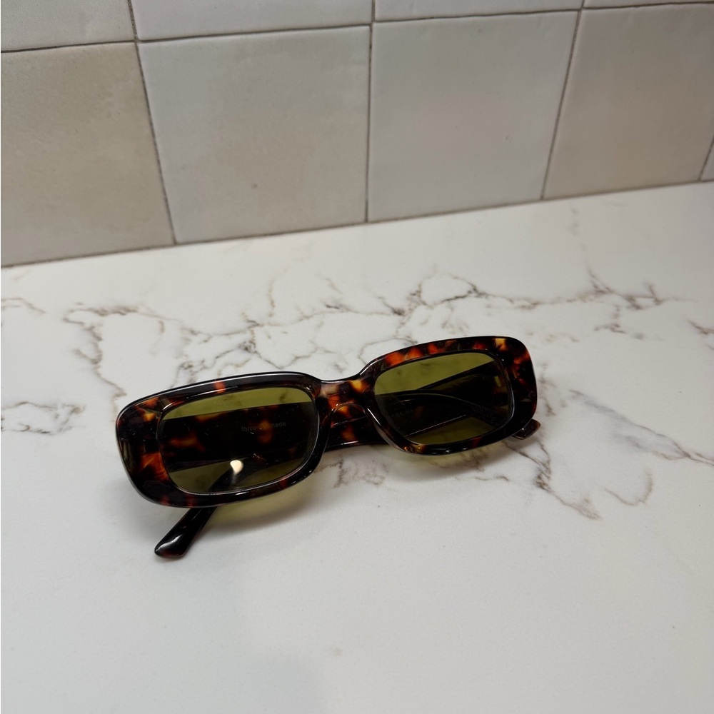 Tortoiseshell Rectangular Sunglasses with Olive Lenses
